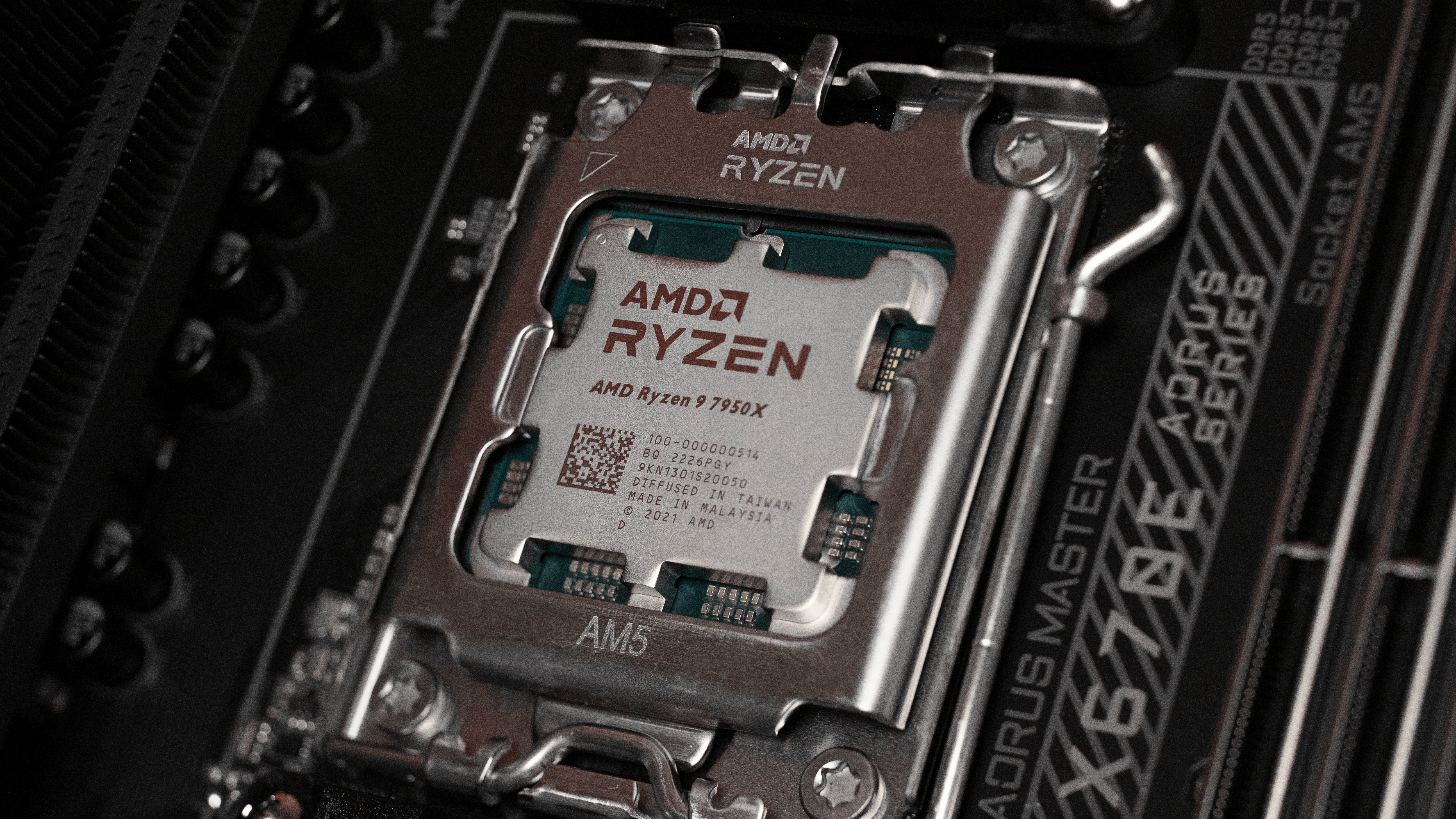 AMD-7950x-design2